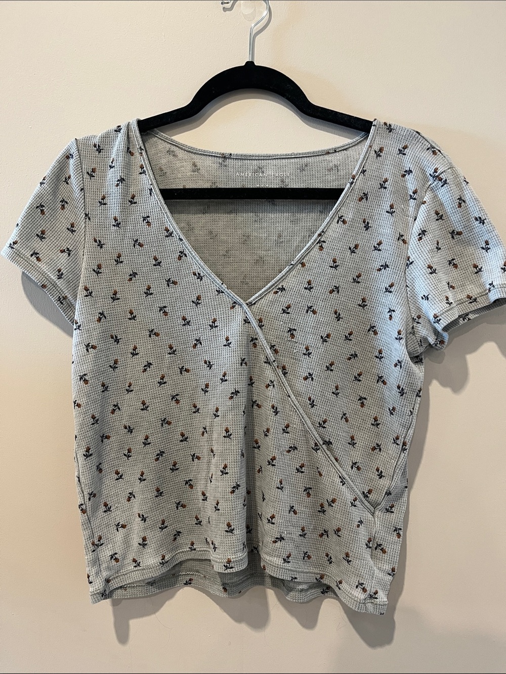 American Eagle Outfitters Light Grey Floral Wrap-Front Short Sleeve Top